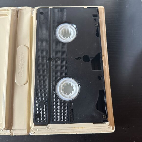 Walt Disneys Classic Peter Pan VHS 1990 Clamshell Edition - Picture 5 of 5